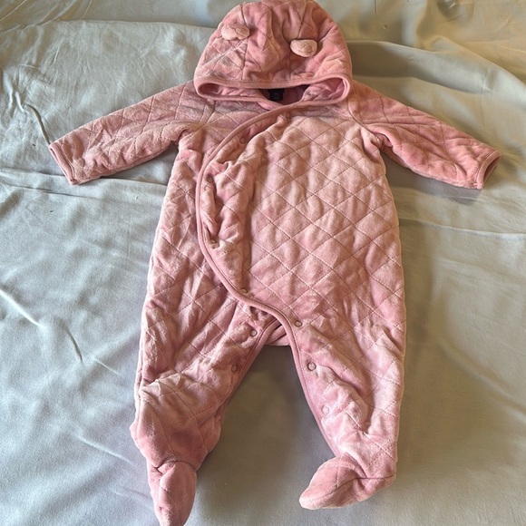 GAP - pink  quilted bunting bag winter onesie. Size 6-12 months. - Picture 1 of 5